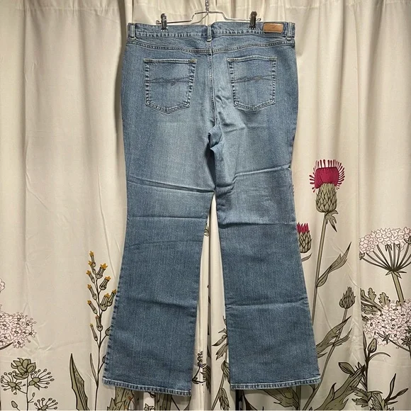 New York & Company Denim Blue Jeans Average Bootcut Size 18 - Picture 3 of 12